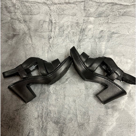 Born Ervin Sandals - Size 7 - Black - Gently Worn - Picture 7 of 8